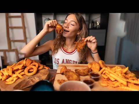 Видео: ASMR - Q&A - FRIED CHICKEN MUKBANG! (+ русские субтитры)