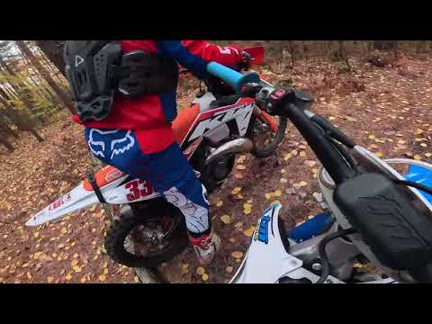 Видео: Сравнение новых мотоциклов на каждый день — TM 300 и KTM 300