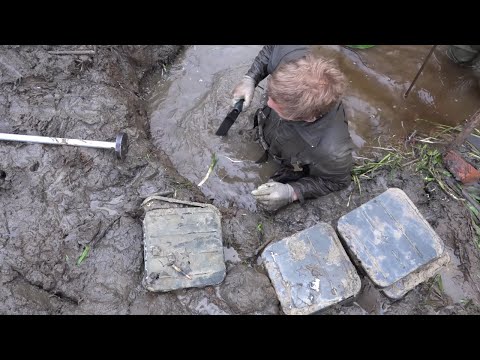 Видео: Находки из реки, поиск с металлоискателем, раскопки на глубине