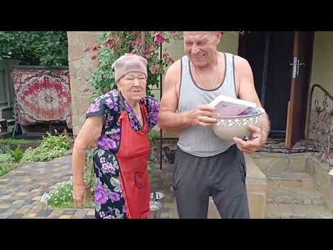 Видео: ДІВЧАТА ВІТАЮТЬ ІМЕНИННИКА...