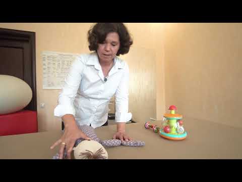 Видео: Что должен уметь делать ребенок в 3 месяца? Развитие ребенка до 3 месяцев.