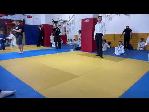 Видео: Школа Спорту з дзюдо (1 татамі)