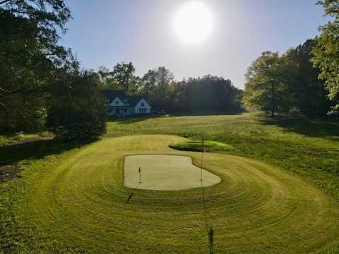 Видео: Второй год строительства ИДЕАЛЬНОЙ площадки для гольфа на заднем дворе!