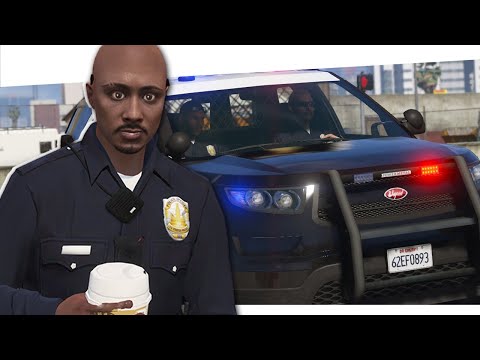 Видео: ЛЫСЫЙ КОП НА СЛУЖБЕ В ПОЛИЦИИ ГЕТТО GTA 5 RP | Full RP GTA WORLD