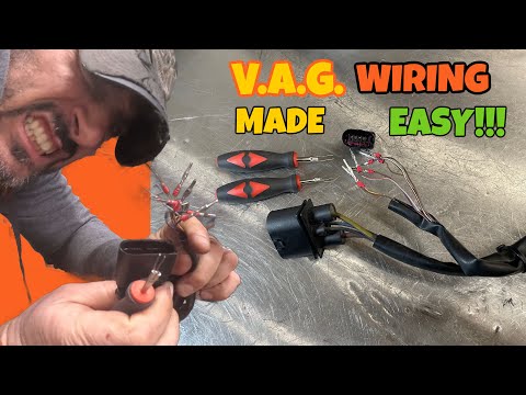 Видео: КАК РАСПИНИВАТЬ (И ПОВТОРНО ПОДСОЕДИНЯТЬ) НЕПРАВИЛЬНЫЕ ЭЛЕКТРИЧЕСКИЕ РАЗЪЕМЫ AUDI/VW