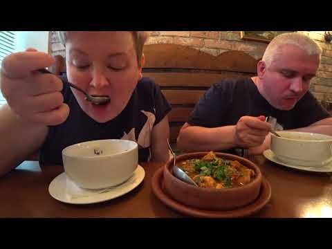 Видео: Мукбанг ЛУЧШЕЕ грузинское кафе в Питере! БЕЗУМНО вкусно и НЕДОРОГО! Хинкали, Хачапури, Уха и Харчо