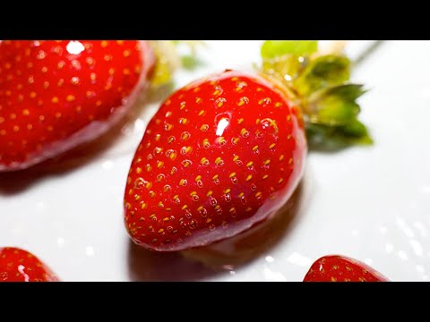 Видео: Клубника в карамели. Стеклянные фрукты | Strawberry Tanghuru Tanghulu Candied Fruit Recipe ASMR 탕후루