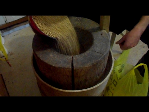 Видео: Варка пива в кастрюле в деревенской бане. Видео от Ивана и Алексея.