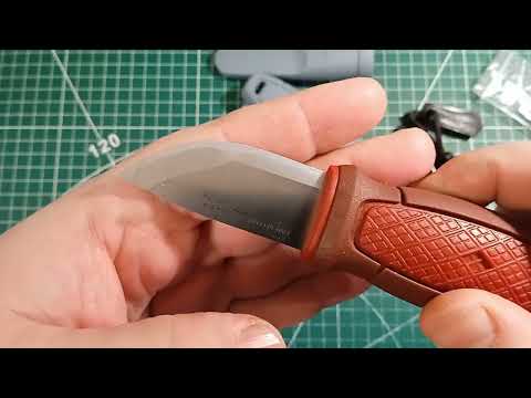 Видео: Оригинальный Morakniv (Mora) Eldris LightDuty и TuoTown Adventurer 1, сравнение 1-к-1