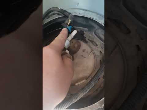 Видео: Opel Antara (Опель Антара) как достать бензонасос и заменить фильтр