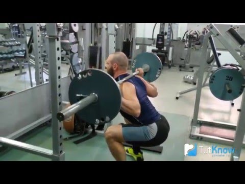Видео: Приседания со штангой классические: главные ошибки