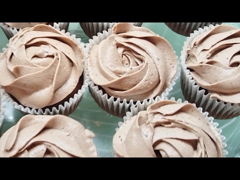 Видео: Шоколадные капкейки🍫Готовим влажные шоколадные капкейки