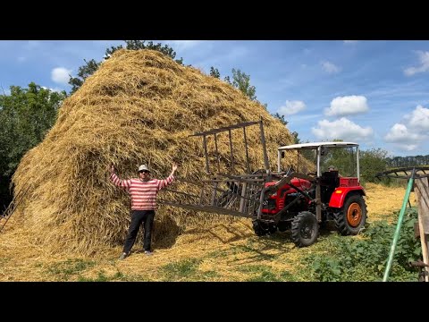 Видео: Сложили стог больше чем в колхозе! Погрузчик с вилами в работе!