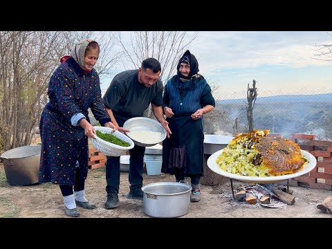 Видео: Старая кавказская бабушка готовит лучший в деревне плов! Плов с укропом | Сельская жизнь