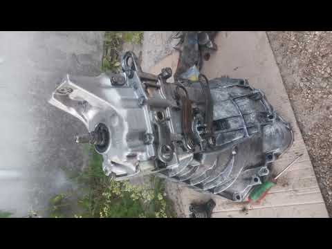 Видео: Замена всех сальников мкпп Mercedes-Benz W124
