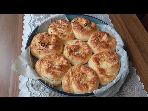 Видео: Пухкави и много вкусни банички с готови кори..