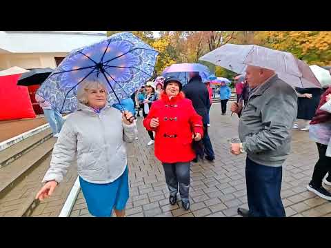 Видео: 12.10.25г..."ОЙ Мама,ОЙ!"... 🥰... звучит на Танцполе в Гомельском парке... 