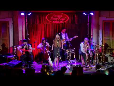 Видео: Обними кита