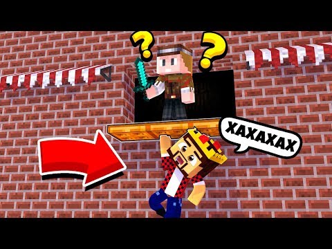 Видео: СПРЯТАЛСЯ В ДОМЕ СПАНЧ БОБА! ТРОЛЛИНГ ПРЯТКИ МАЙНКРАФТ