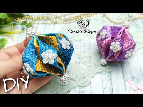 Видео: ПРОСТОЙ СПОСОБ СДЕЛАТЬ ИЗ ГЛИТТЕРНОГО ФОАМИРАНА НОВОГОДНИЕ ИГРУШКИ НА ЁЛКУ/beebeecraft