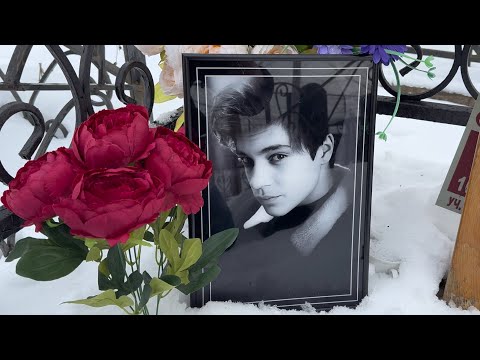 Видео: НА МОГИЛЕ ЕГОРА КЛИНАЕВА И ЕГО СЕСТРЁНКИ АРИНЫ ПРОИЗОШЛО ЧУДО !!! БУТОВСКОЕ КЛАДБИЩЕ 10 АПРЕЛЯ 2025 