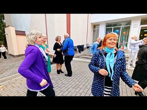 Видео: 5.10.25г... "Такое Счастье"... Саша Рычкова... звучит в Гомельском парке... 