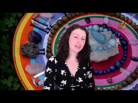 Видео: Камни для интуиции, синхронности с миром, чувства потока: аквамарин, кианит, унакит, кунцит, аметист