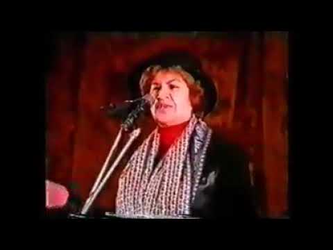 Видео: Устод Гулрухсор Сафи выступает на встрече в честь визита устод Бозора Собира (Душанбе, 2003 г.).