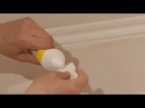 Видео: Заделка стыков потолочных галтелей со стеной