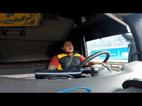 Видео: Как минават 24 часа на един международен шофьор - Част 1  | Denis Kadirow TruckVloger