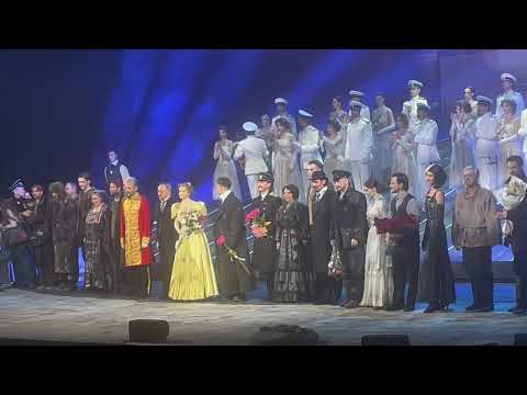 Видео: Поклоны предпремьерного показа мюзикла «СВЯТАЯ АННА» 07.11.2025. 19:00