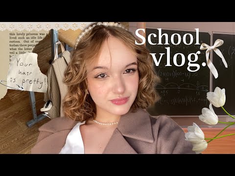 Видео: SCHOOL VLOG. // 1 сентября // 10 класс, макияж, grwm, друзья, осень и комфорт