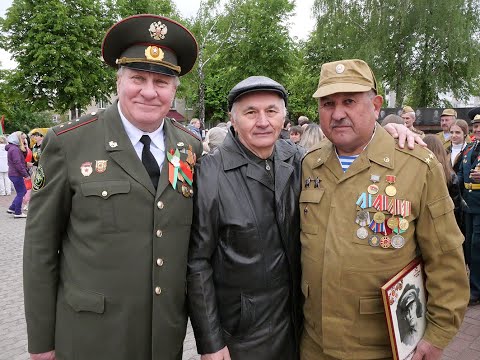 Видео: САЛЮТ, ВЕЛИКАЯ ПОБЕДА! Калинковичи. 9 мая 2025 года. Парад и праздничное представление на пл. Ленина