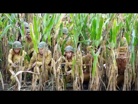 Видео: (Антияпонский фильм) Японцы прячутся на кукурузных полях, чтобы устроить засаду, но у Восьмого
