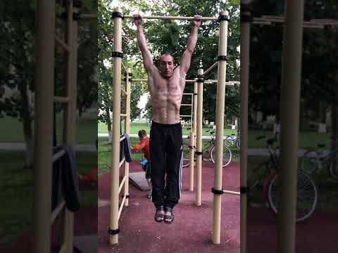 Видео: Подтягивания 130 за один подход (без ограничения времени)