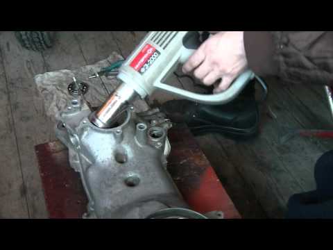 Видео: Замена подшипников и коленвала,Suzuki Lets 2.