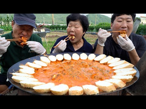 Видео: Копченая курица с соусом Роза - шоу еды Mukbang.