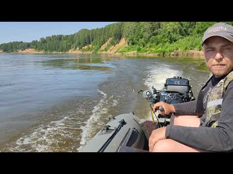 Видео: Мотор болотоход с гибким валом- комплеки7 с двигателем лифан gs212e-25 км час вдвоем по чистой воде.
