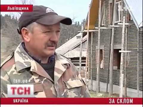 Видео: Чоловік побудував будинок зі звичайнісіньких пляшок