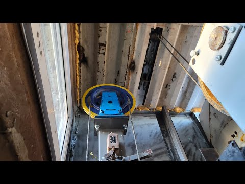 Видео: Лифт в контейнерный дом: ограничитель скорости, натяжное устройство