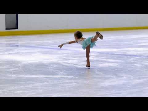 Видео: Фигурное катание Первые шаги Кононова Дарья