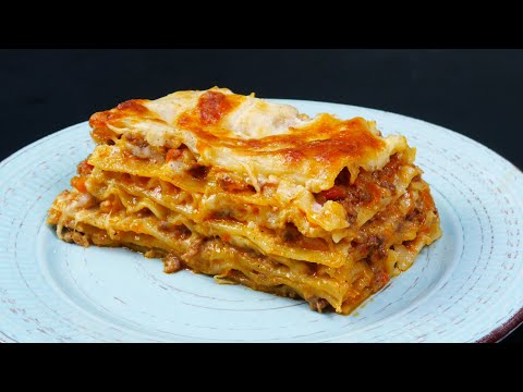 Видео: Настоящая Лазанья с соусом болоньезе и бешамель. Самый подробный мастер-класс. Lasagna recipe