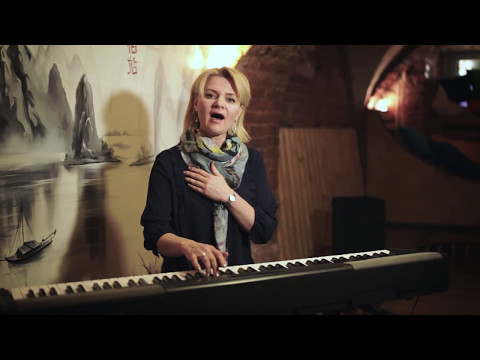 Видео: Причина форсированного звука у вокалистов. Екатерина Квернадзе.