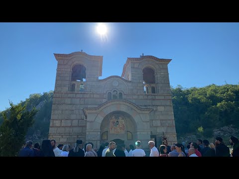 Видео: Света Aрхијерејска Литургија на Ивањдан у Јован долу (м. Острог7.7.2021.љ.Г.)