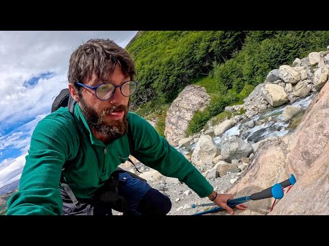 Видео: Я поднялся на Горное озеро опасными путями! Кемпинги в Патагонии