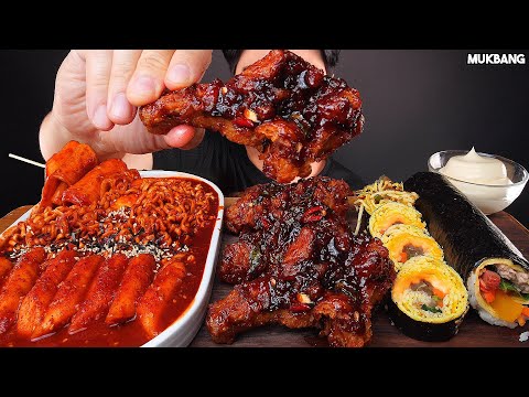 Видео: острая курица и лапша FRIED CHICKEN 🍗 SPICY FIRE NOODLES TTEOKBOKKI & GIMBAP EATING ASMR MUKBANG