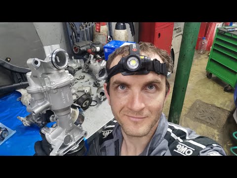 Видео: Как надо мыть радиаторы E200 W213 Mercedes Benz Мастерская Мерседес #ремонтавто  #мерседес