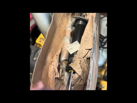 Видео: Case 580 súper L, замена цилиндра рулевого управления/сломанный цилиндр трактора