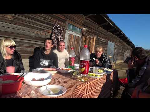 Видео: Помянули Горю самогоном 15 летней выдержки...