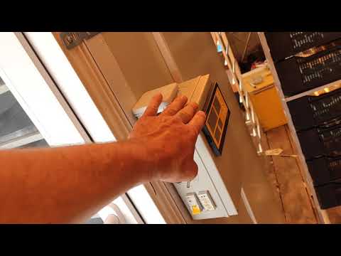 Видео: Инкубатор из морозильного ларя.